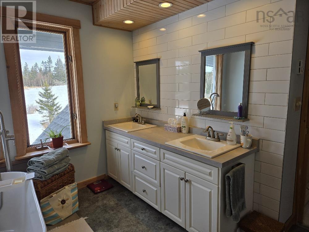 164 Kenomee Heights Lane Property Photo 24