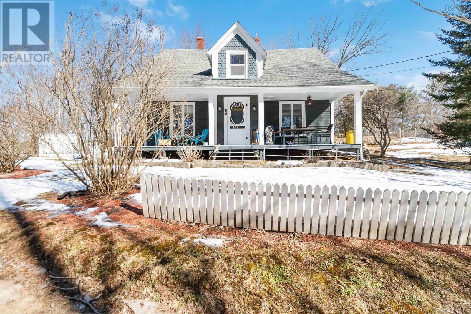 100 Elm Street Property Photo