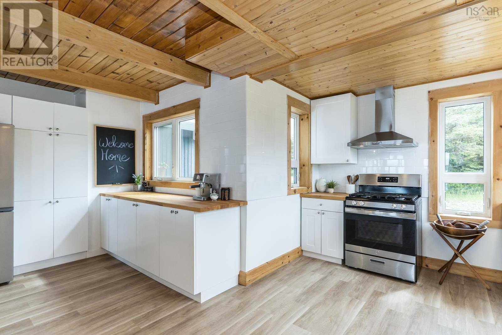 3078 Ostrea Lake Road Property Photo 15