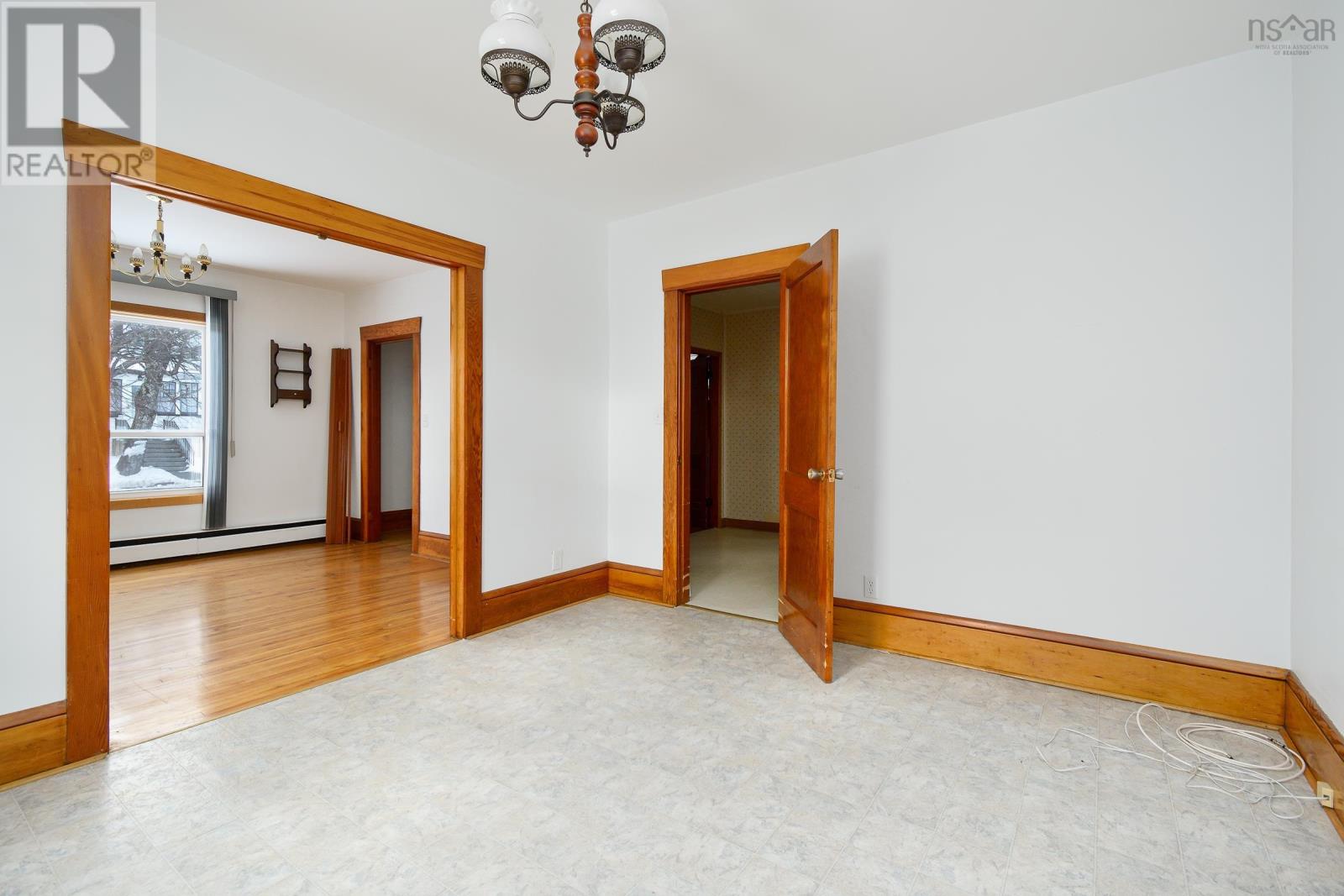 276 Columbia Street Property Photo 13