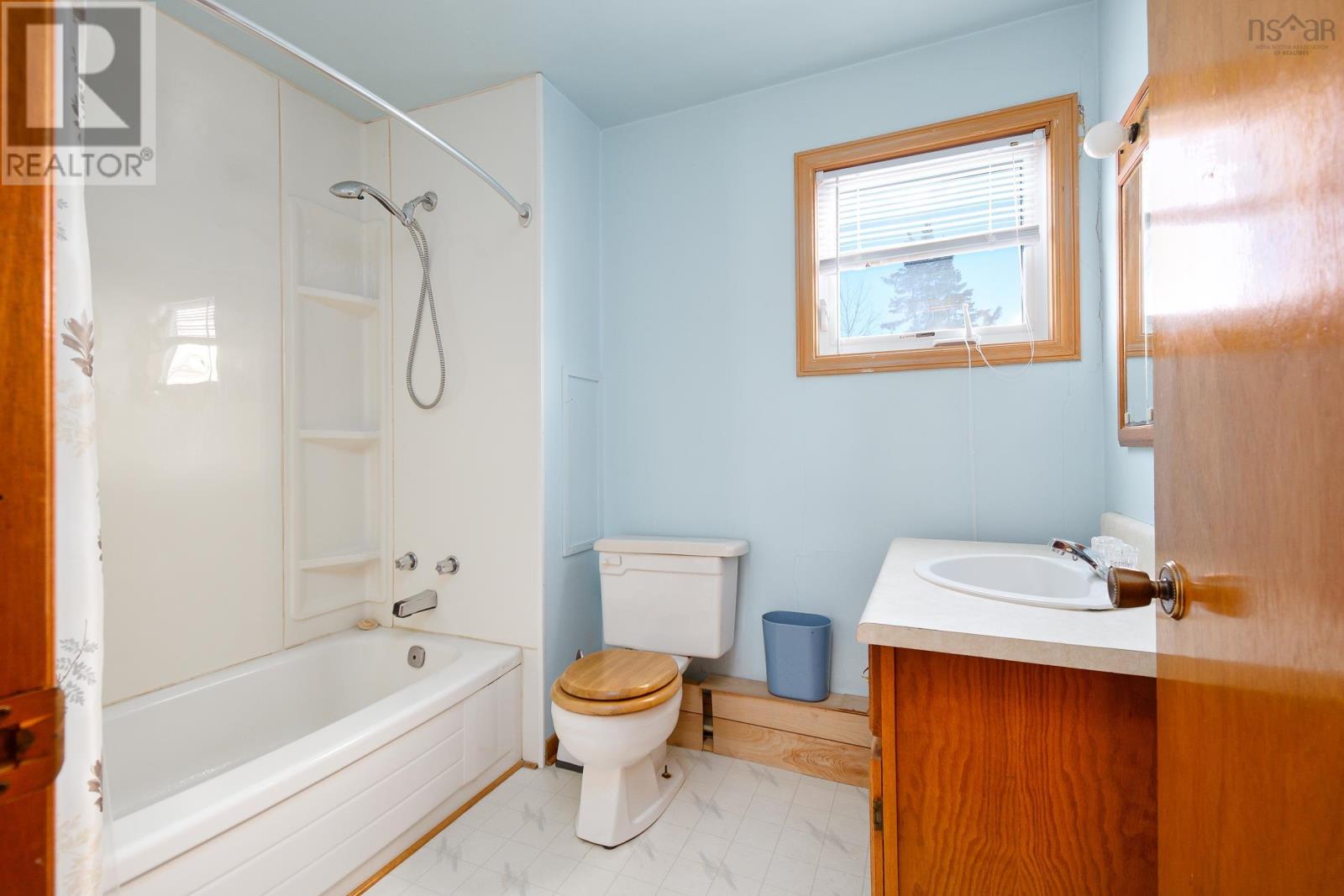 276 Columbia Street Property Photo 25