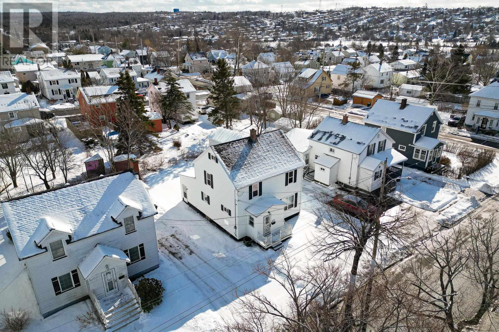 276 Columbia Street Property Photo 45