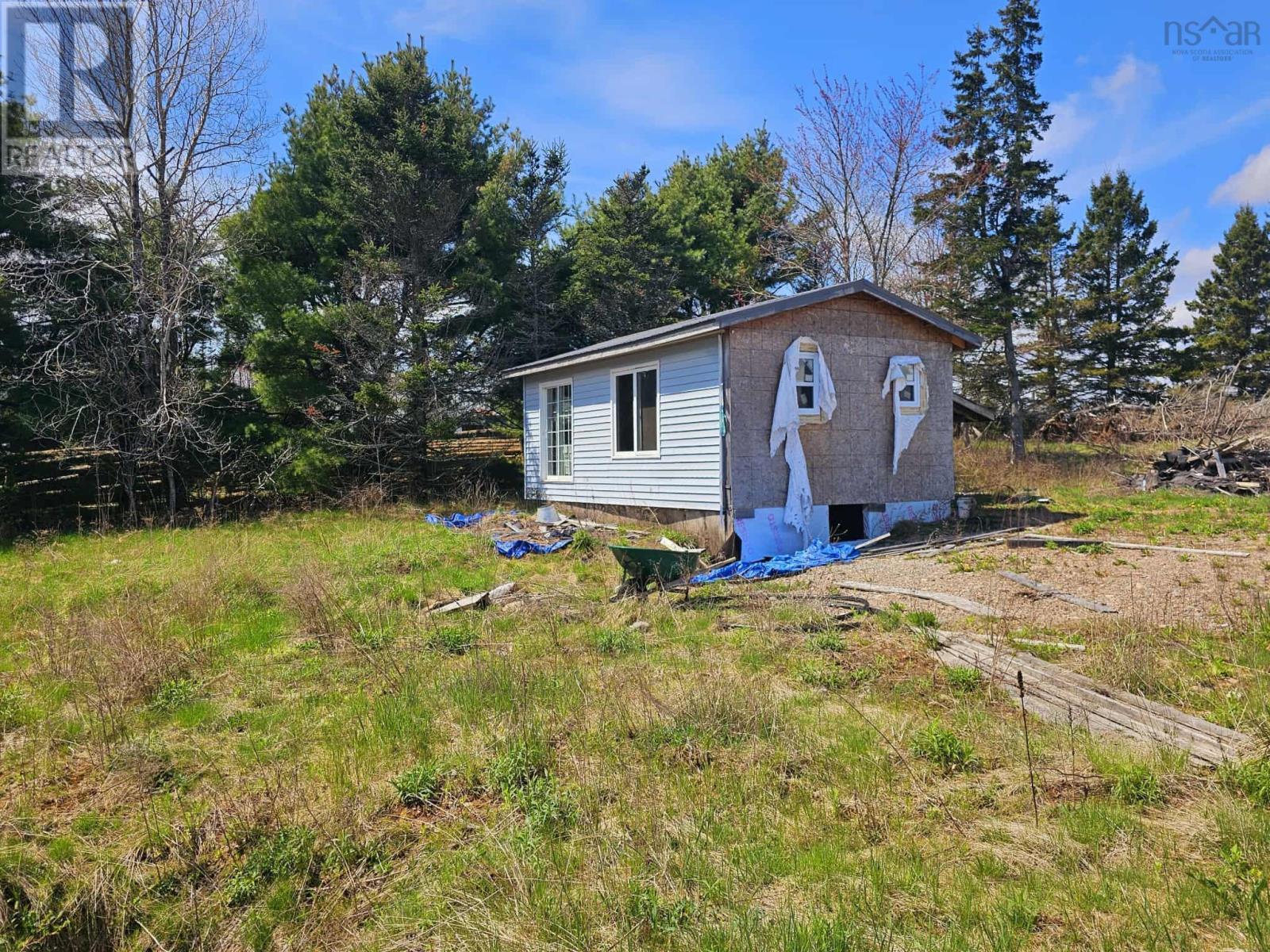 9260 Highway 2 Property Photo 4