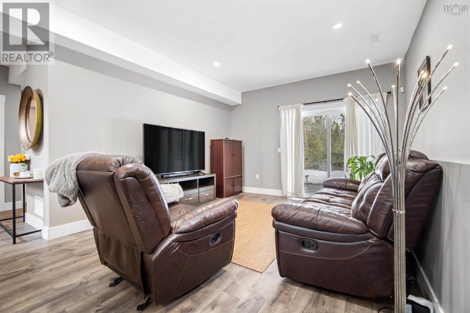 116 Azure Court Property Photo 34