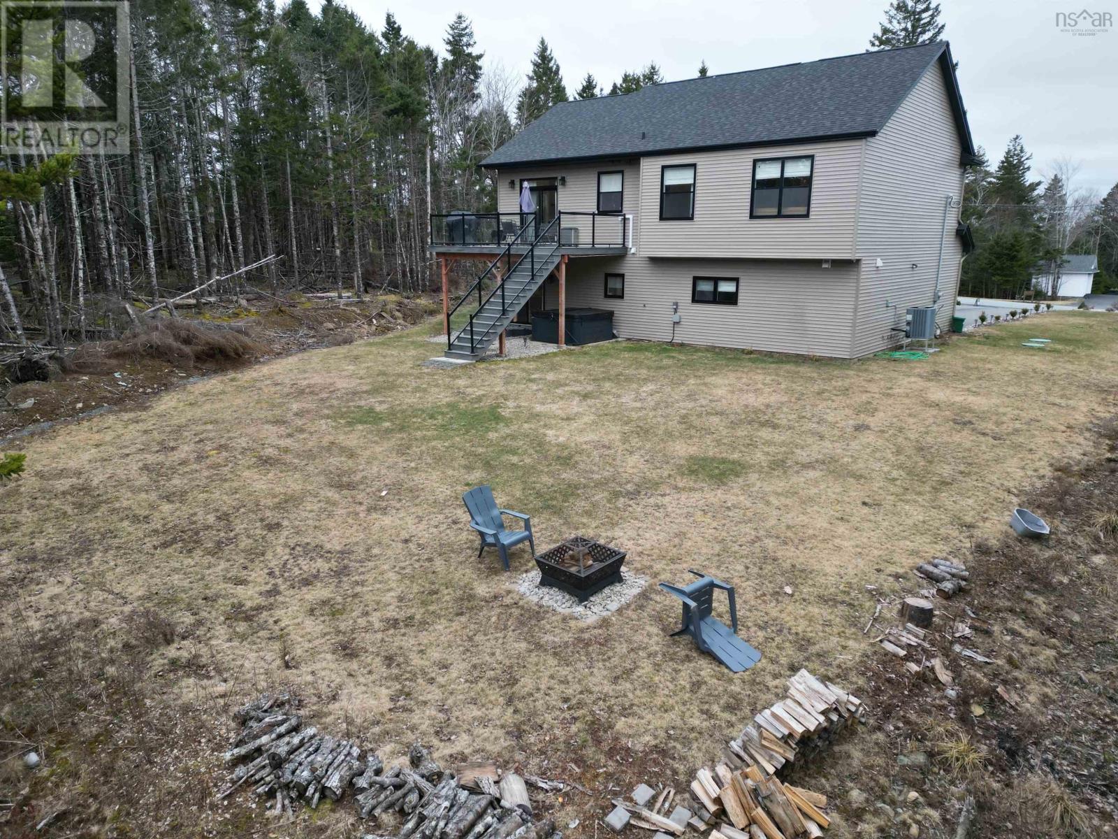116 Azure Court Property Photo 41