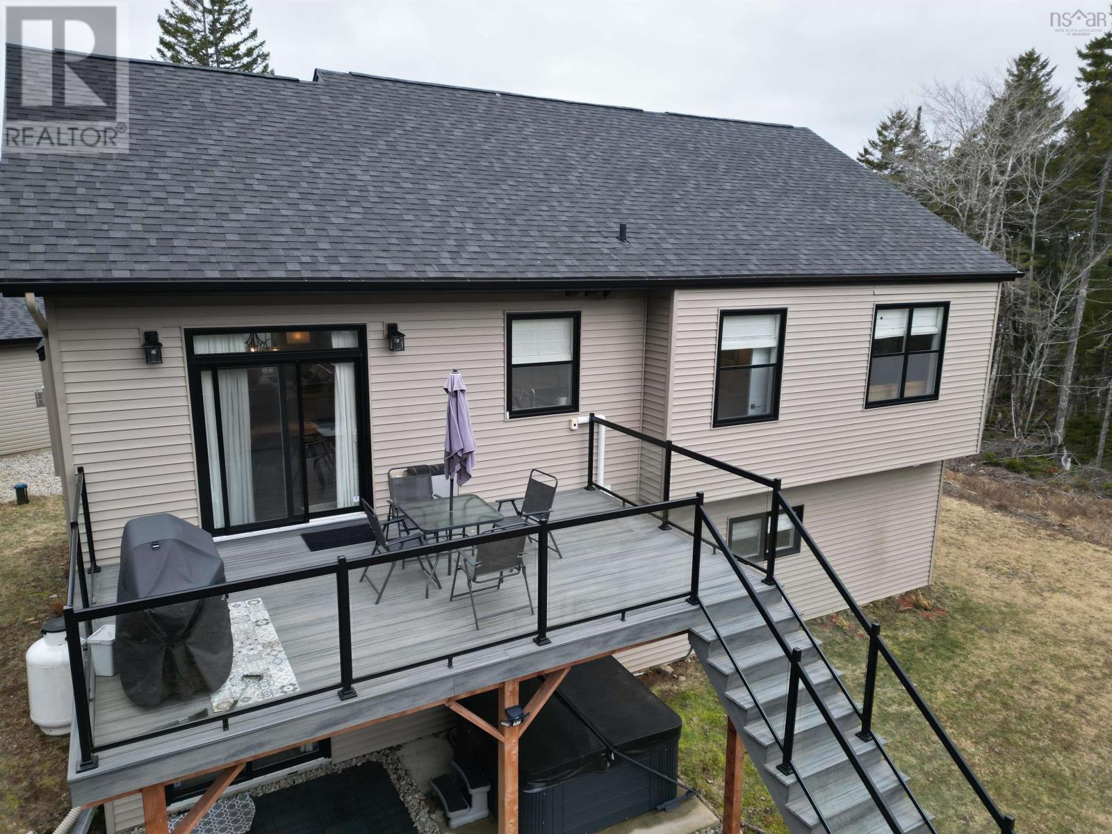 116 Azure Court Property Photo 43