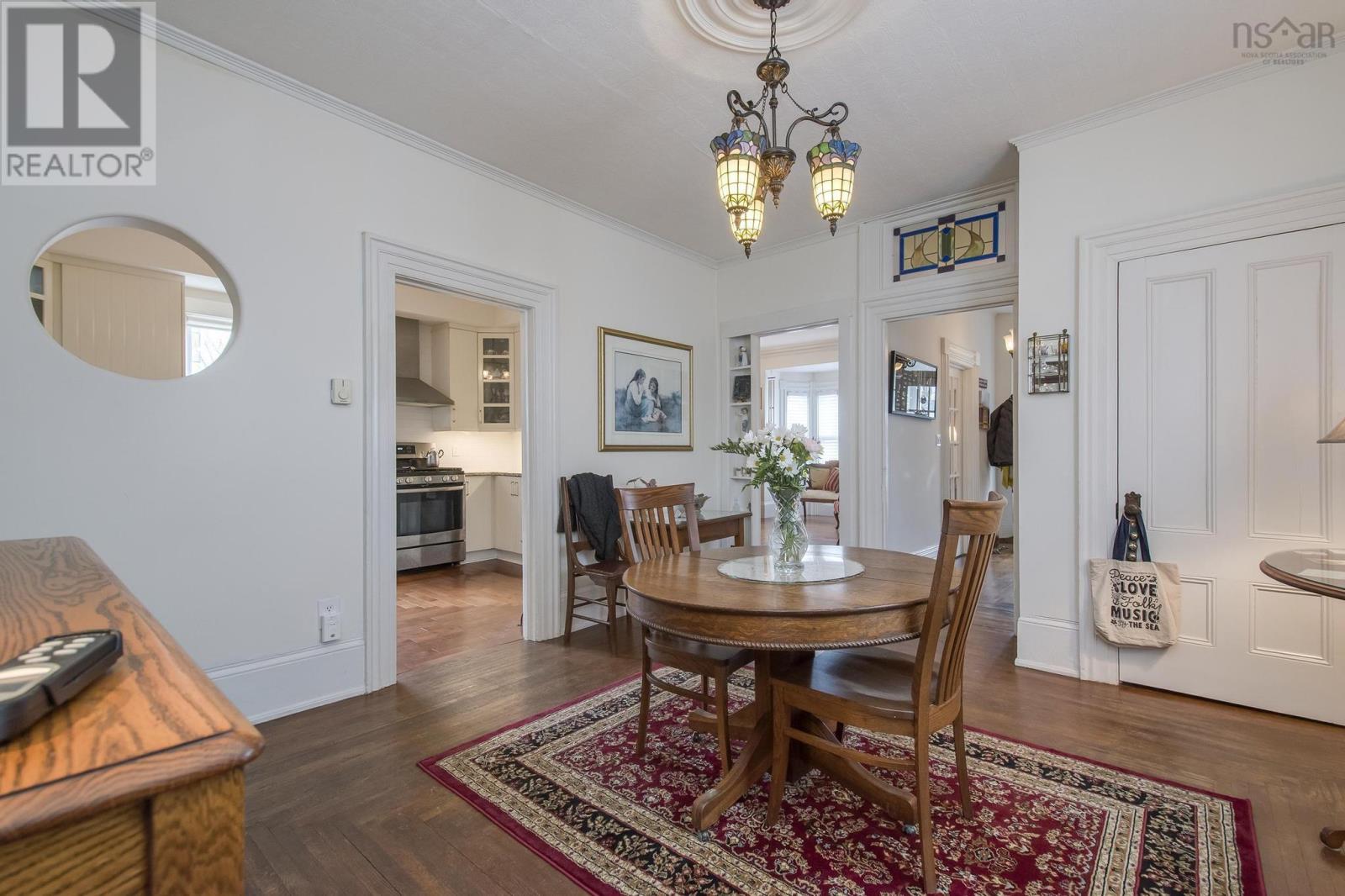 51 Fox Street Property Photo 10