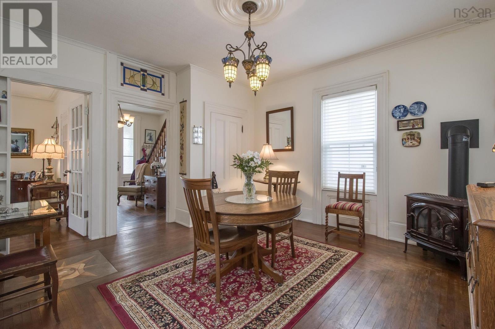 51 Fox Street Property Photo 11
