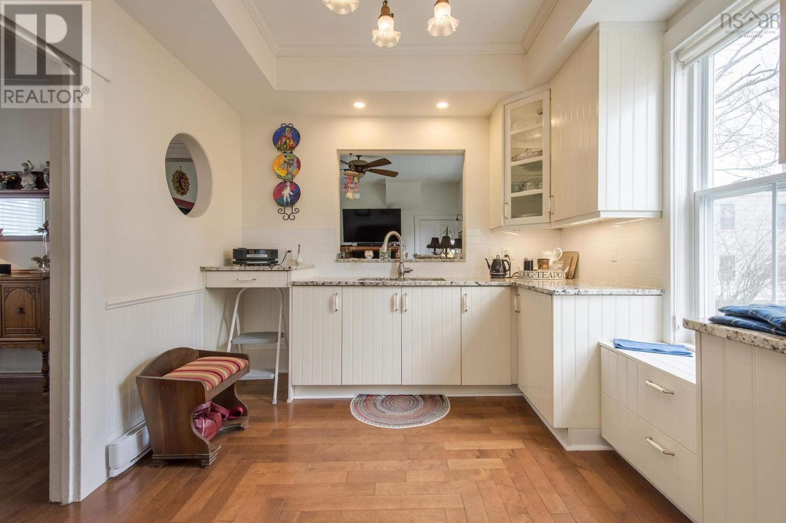 51 Fox Street Property Photo 14