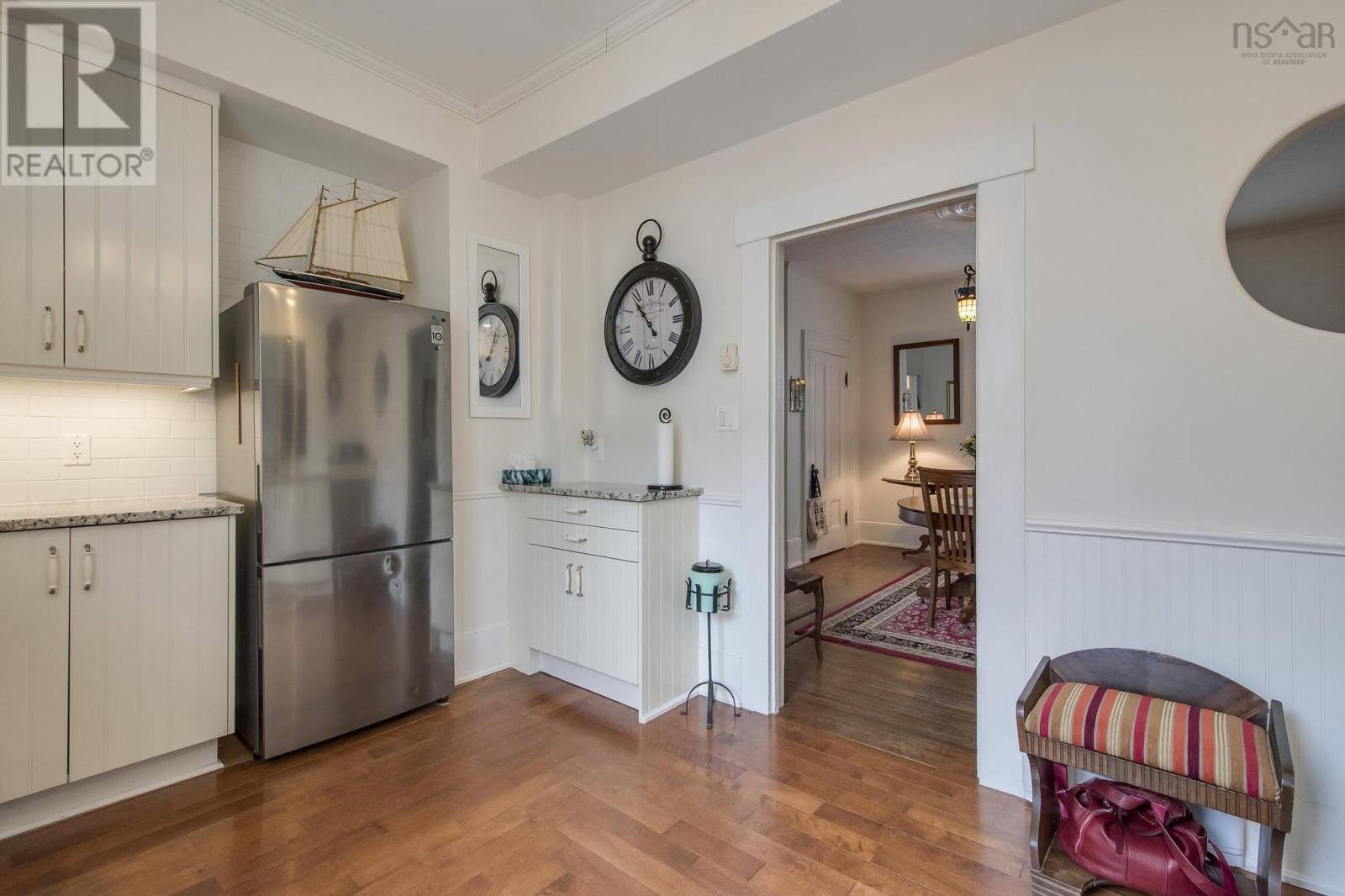 51 Fox Street Property Photo 16
