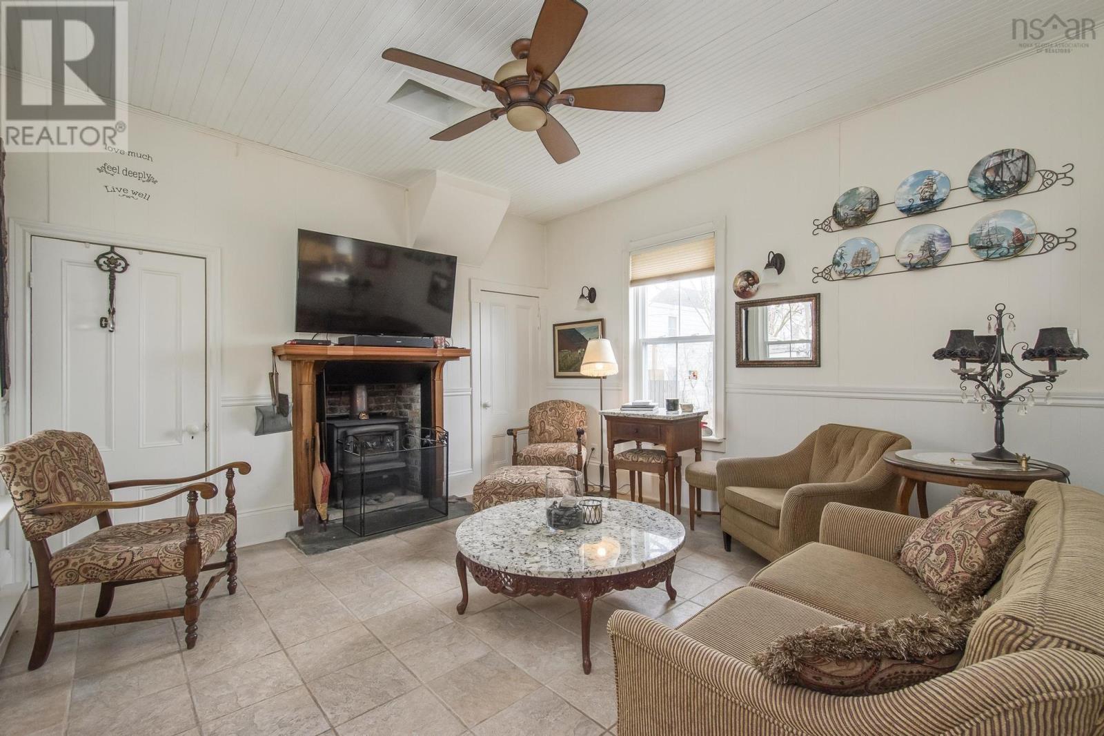 51 Fox Street Property Photo 18