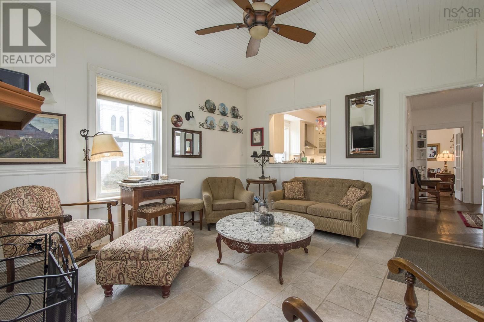 51 Fox Street Property Photo 19