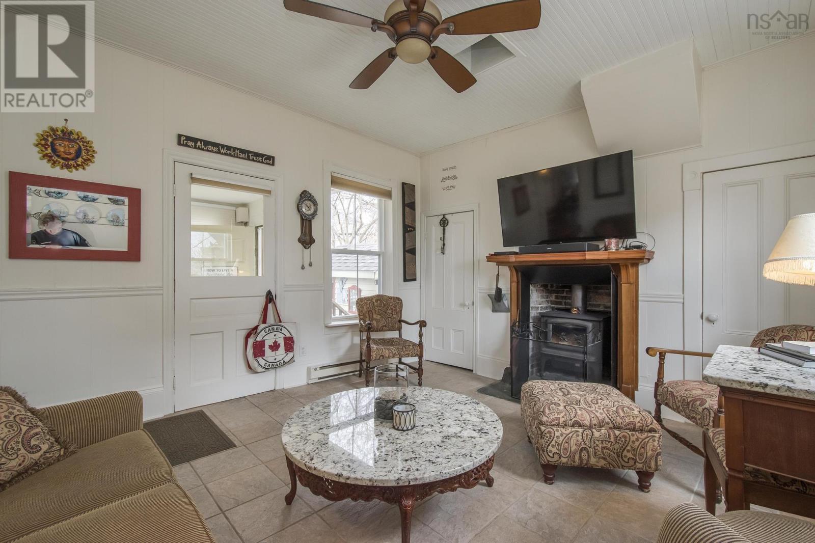51 Fox Street Property Photo 20