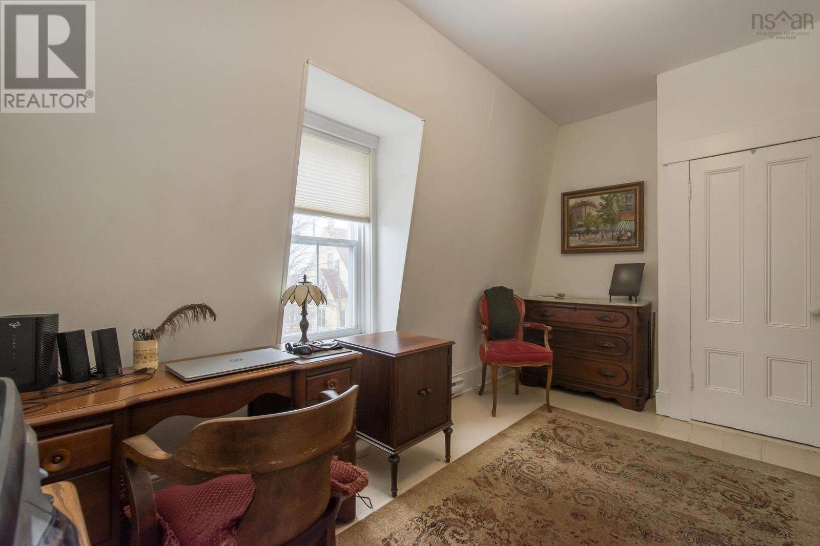 51 Fox Street Property Photo 31