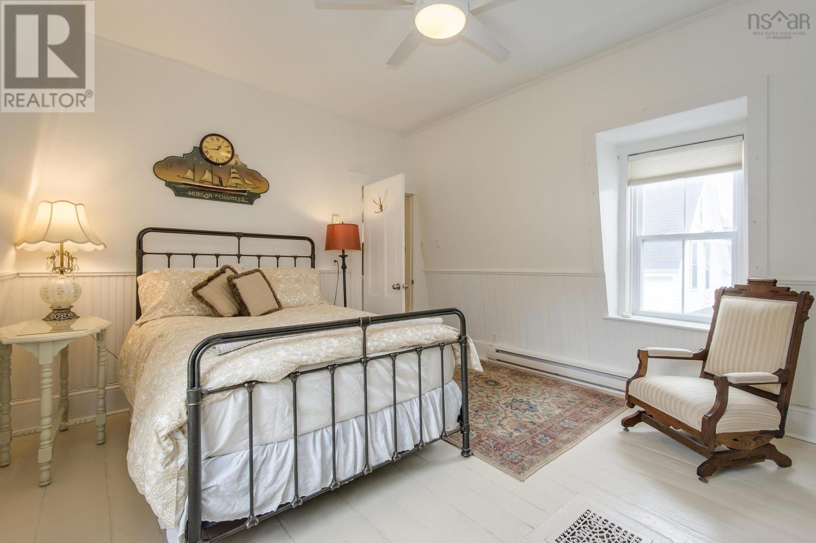 51 Fox Street Property Photo 39