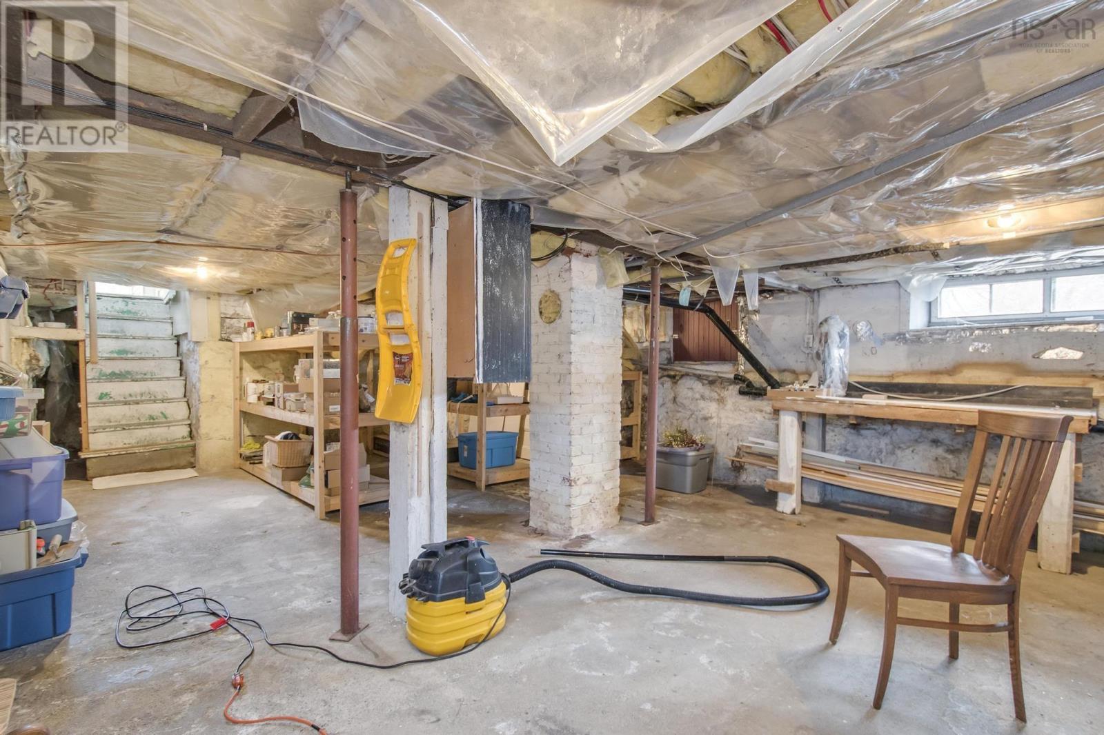51 Fox Street Property Photo 40