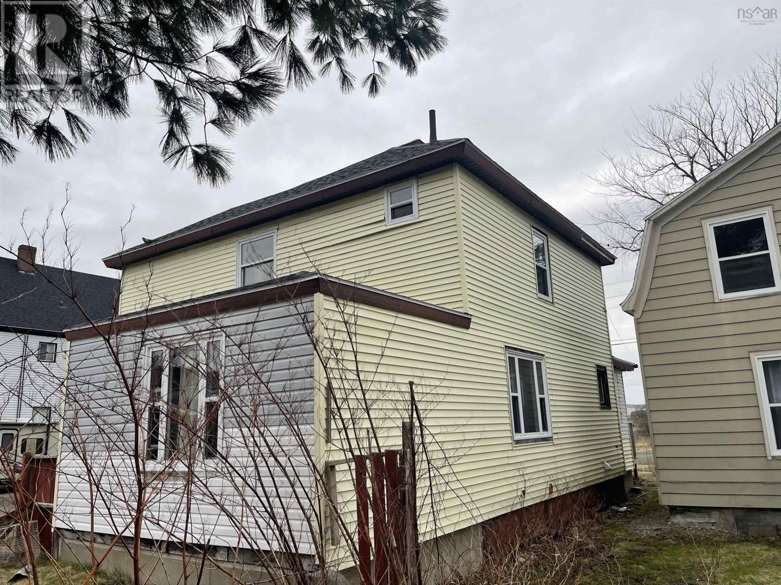 84 Intercolonial Street Property Photo 4