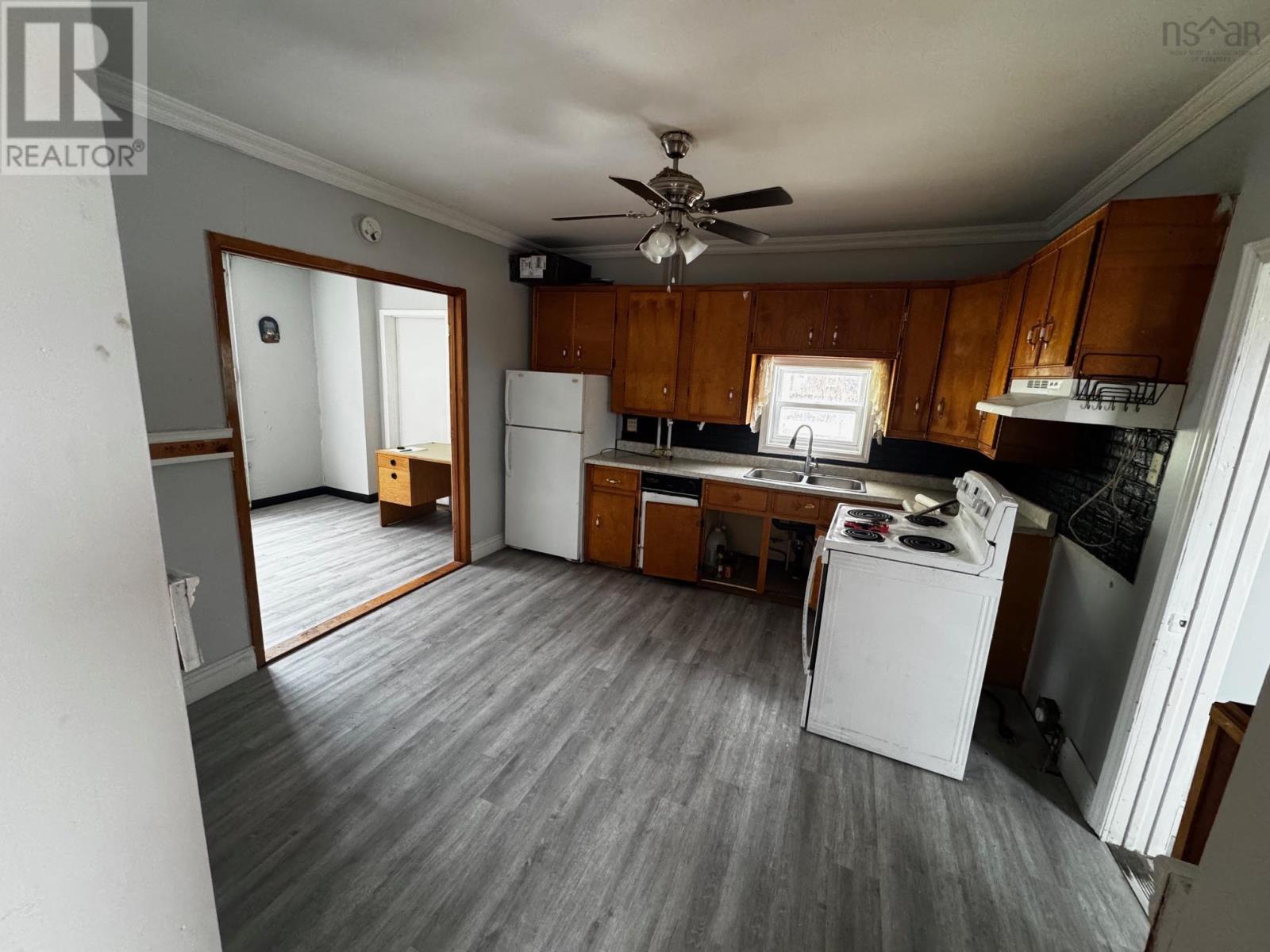 84 Intercolonial Street Property Photo 9