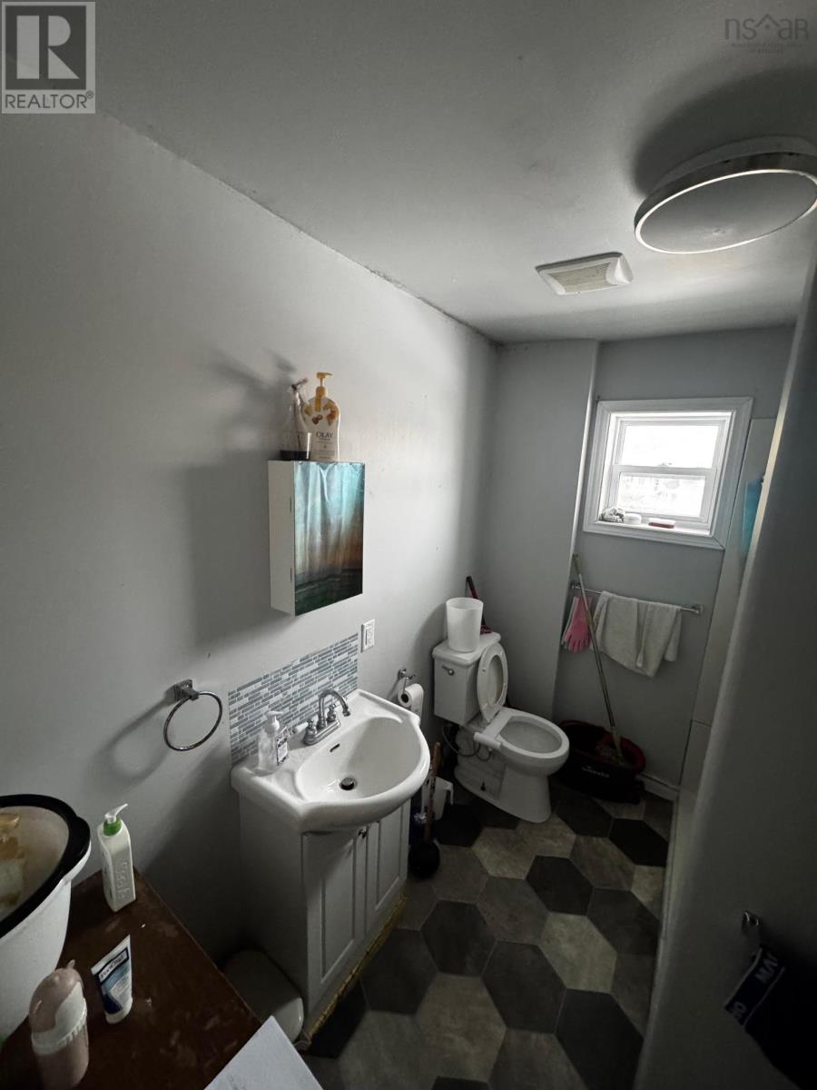 84 Intercolonial Street Property Photo 12
