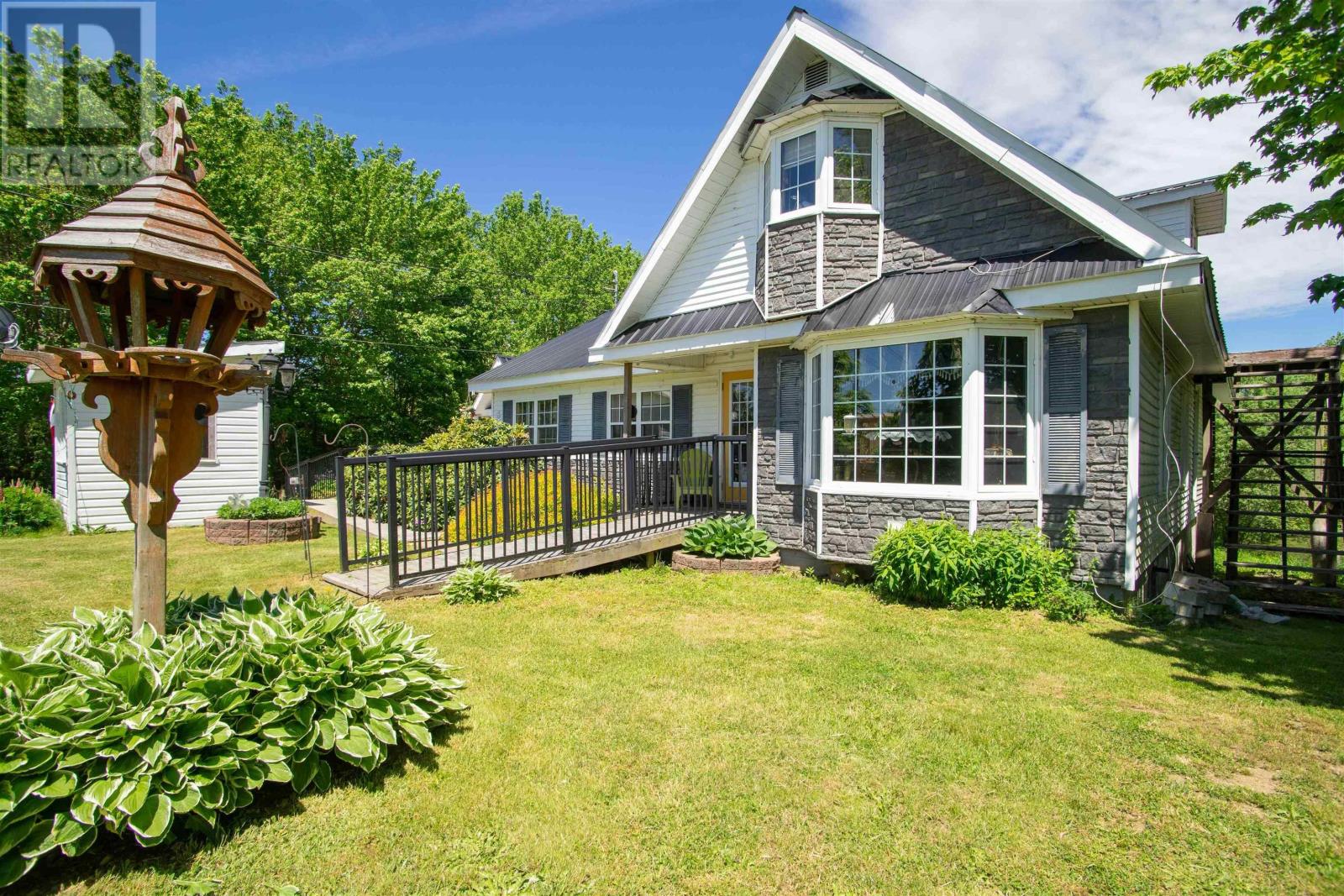 6536 Highway 340 Property Photo 2