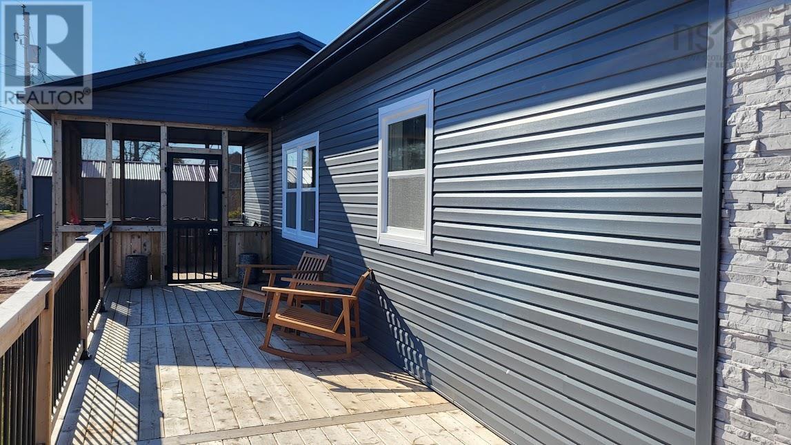 124 Red Cliff Drive Property Photo 4