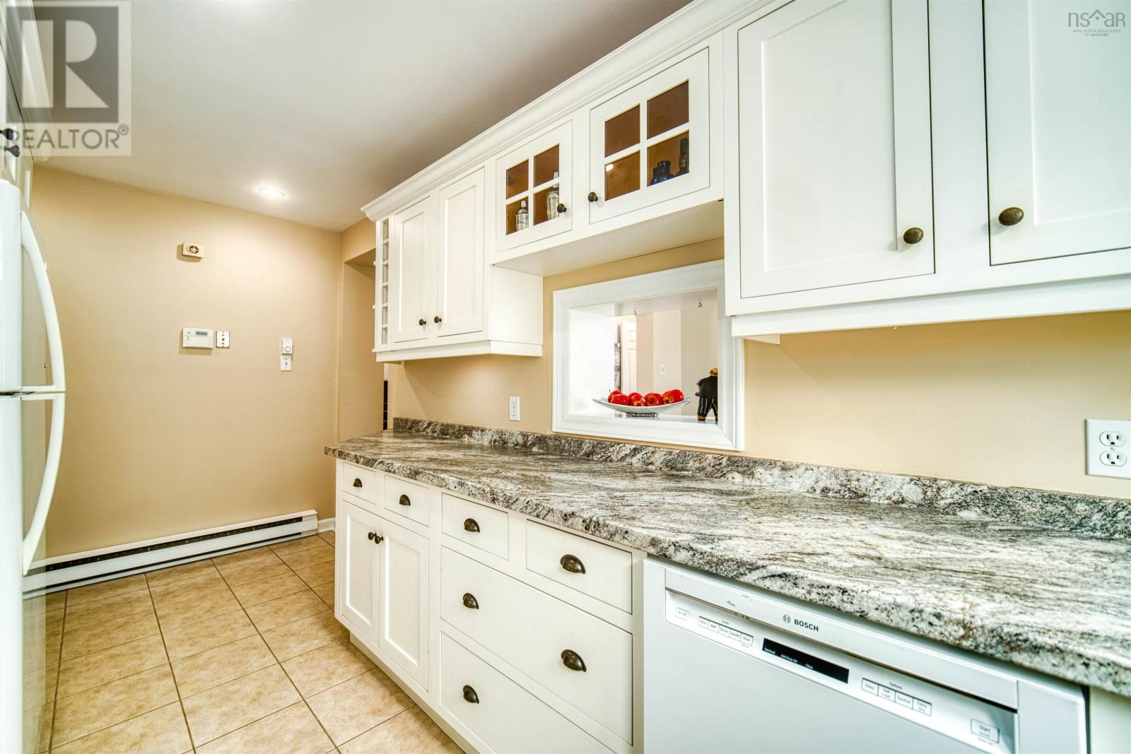 951 Lindola Place Property Photo 4