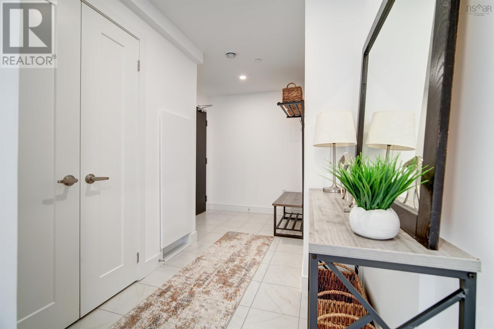 306 72 Seapoint Road Property Photo 7