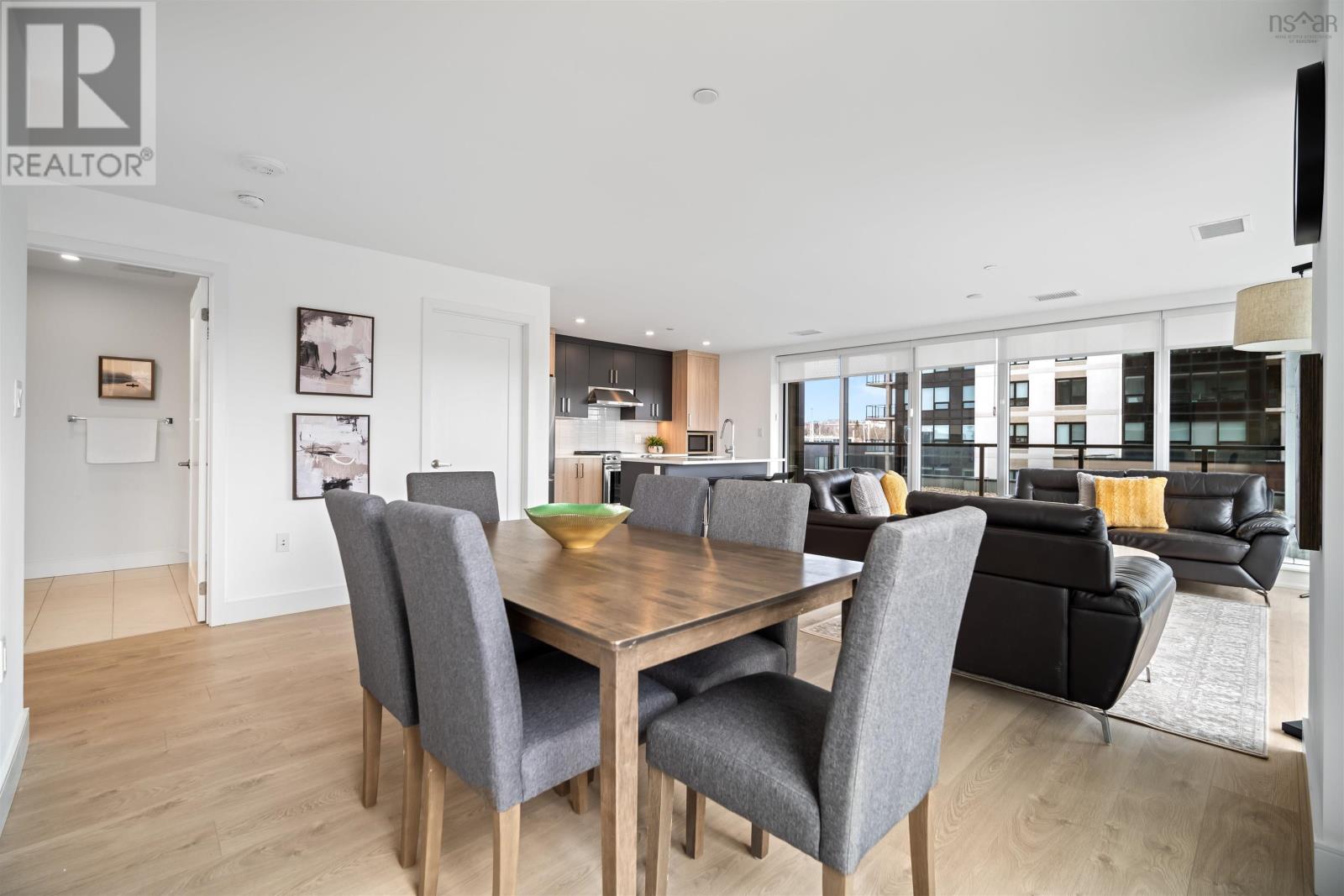 306 72 Seapoint Road Property Photo 9