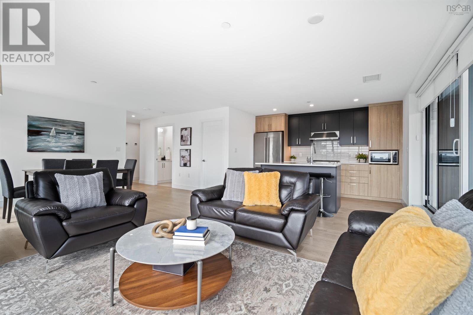 306 72 Seapoint Road Property Photo 11