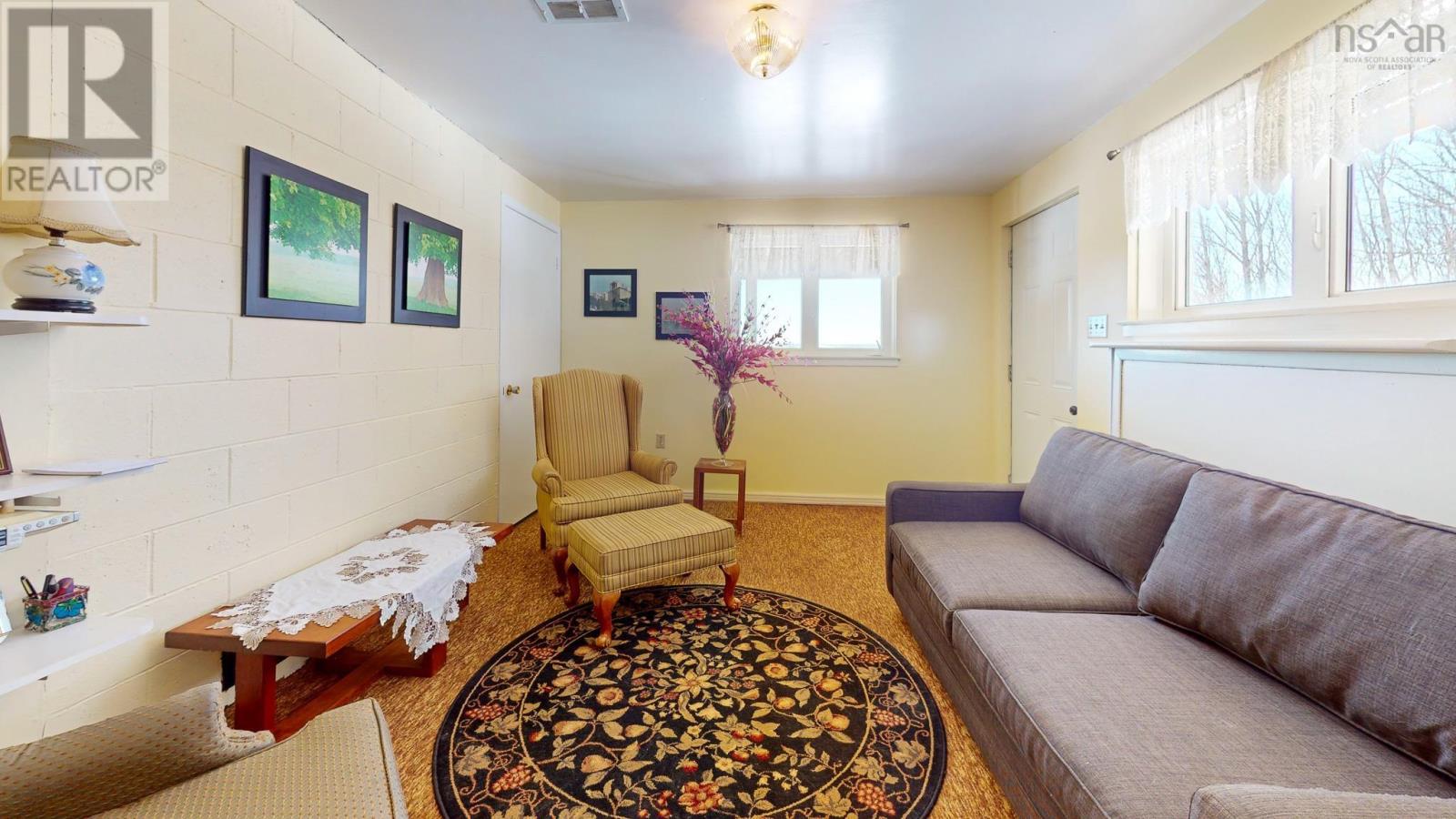 8 Foleaze Park Drive Property Photo 31