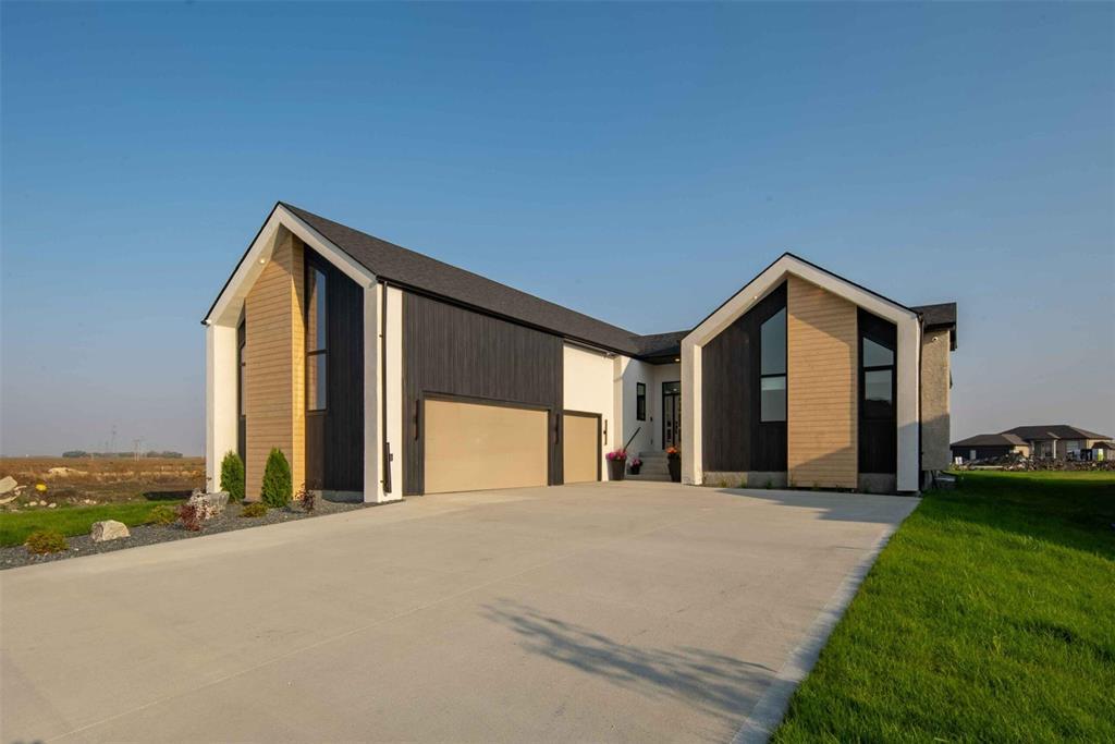 Oak Bluff Real Estate Listings Main Image