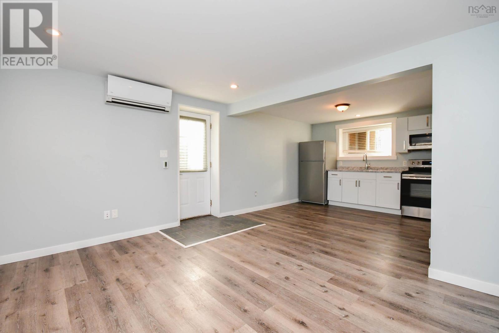 184 Lockview Road Property Photo 8