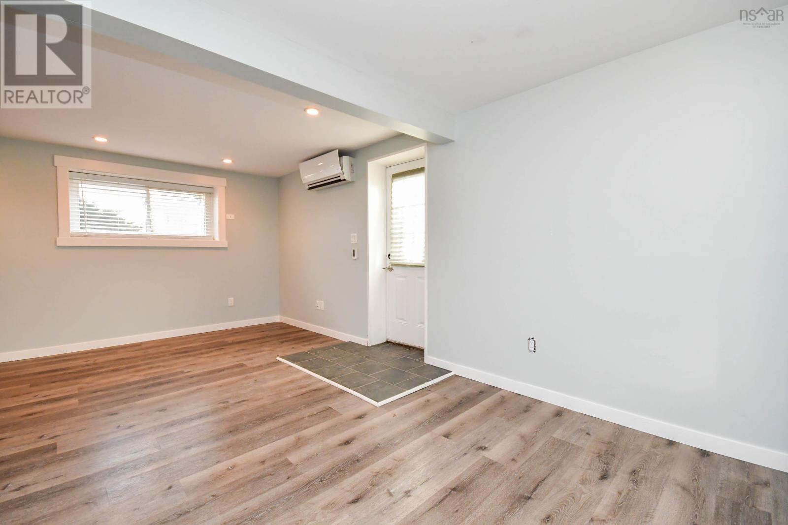 184 Lockview Road Property Photo 9