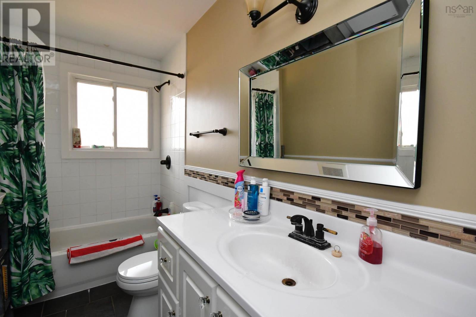 184 Lockview Road Property Photo 24
