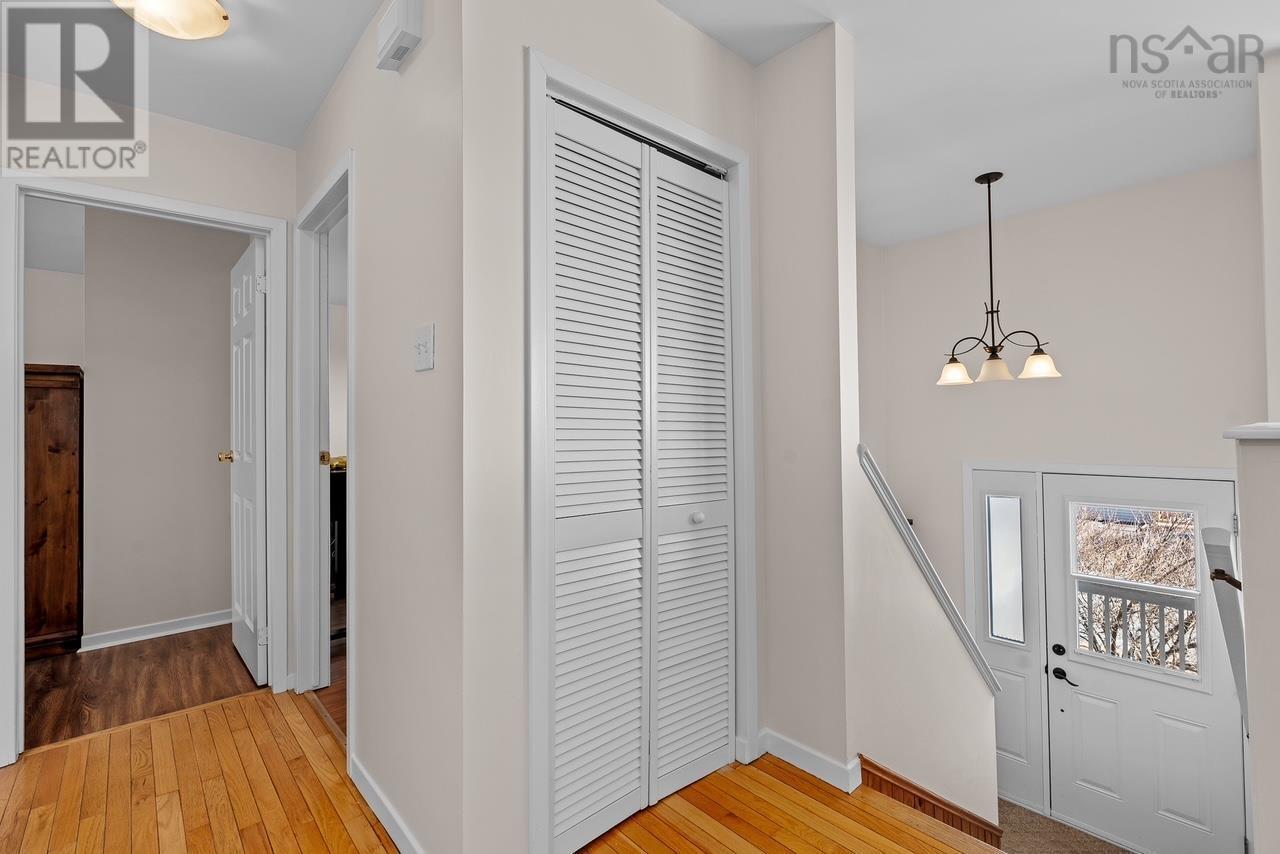 90 Nestor Crescent Property Photo 14