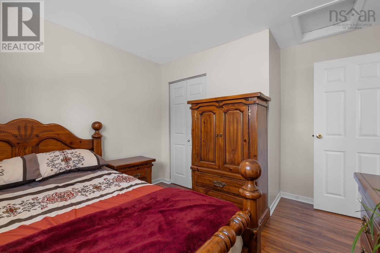 90 Nestor Crescent Property Photo 17