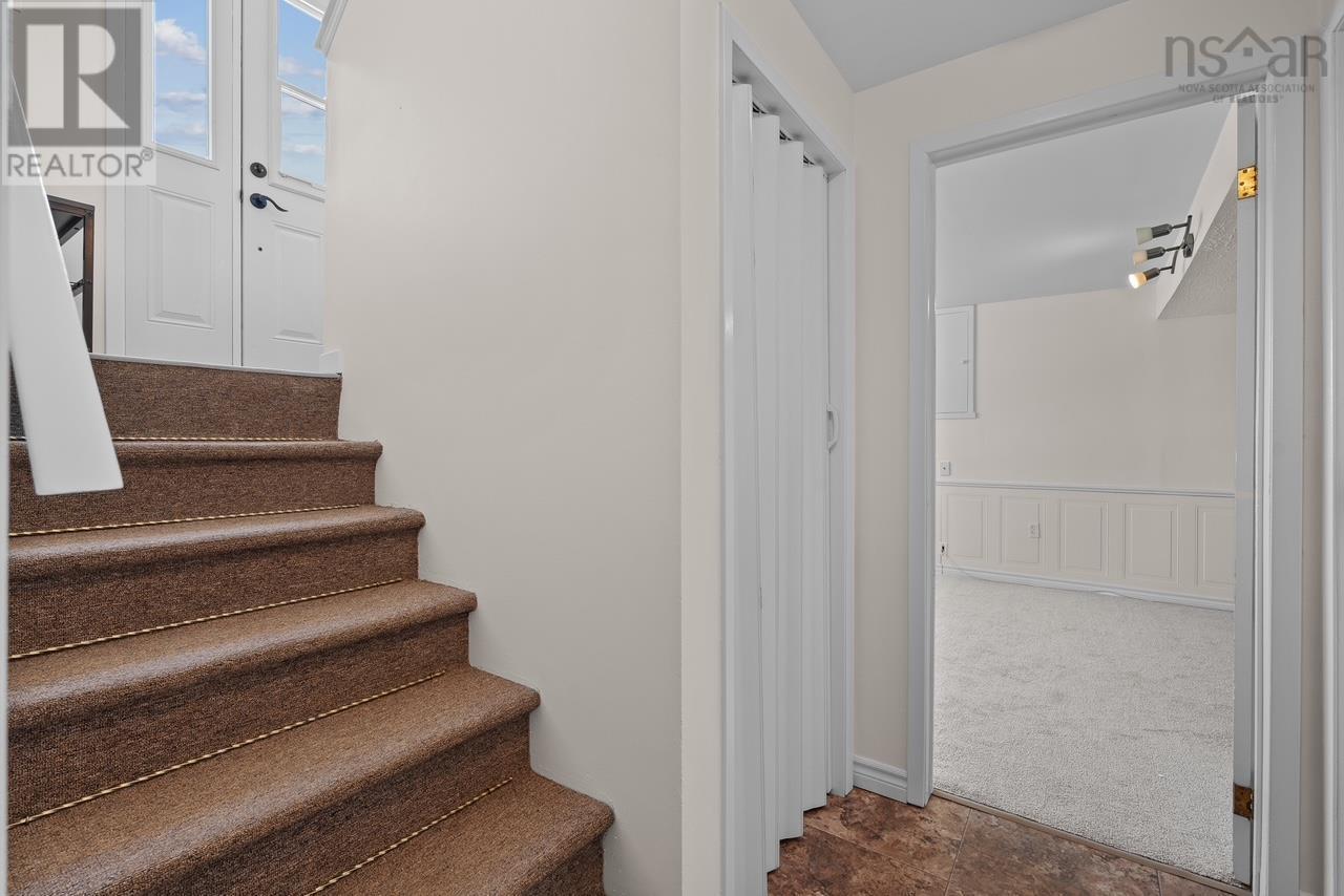 90 Nestor Crescent Property Photo 18