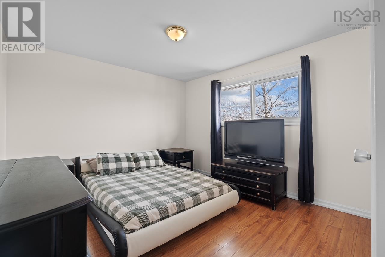 90 Nestor Crescent Property Photo 20
