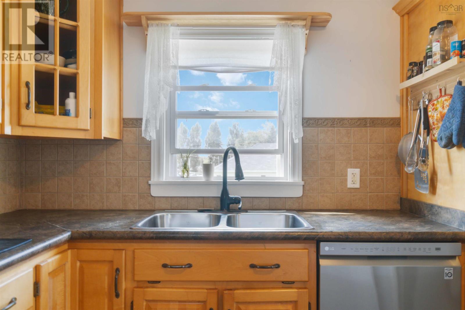3945 Shore Road Property Photo 21