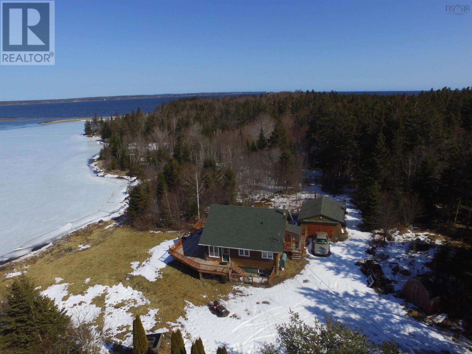 645 Mira Bay Drive Property Photo 3