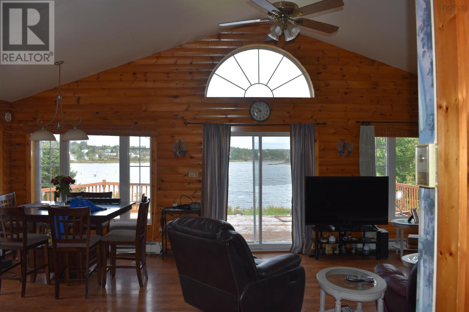 645 Mira Bay Drive Property Photo 16