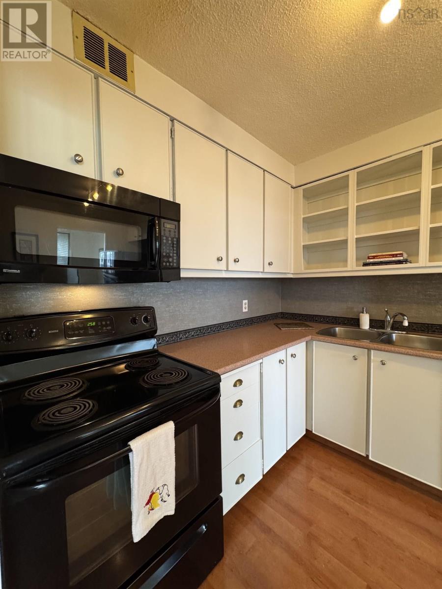 1008 5959 Spring Garden Road Property Photo 3