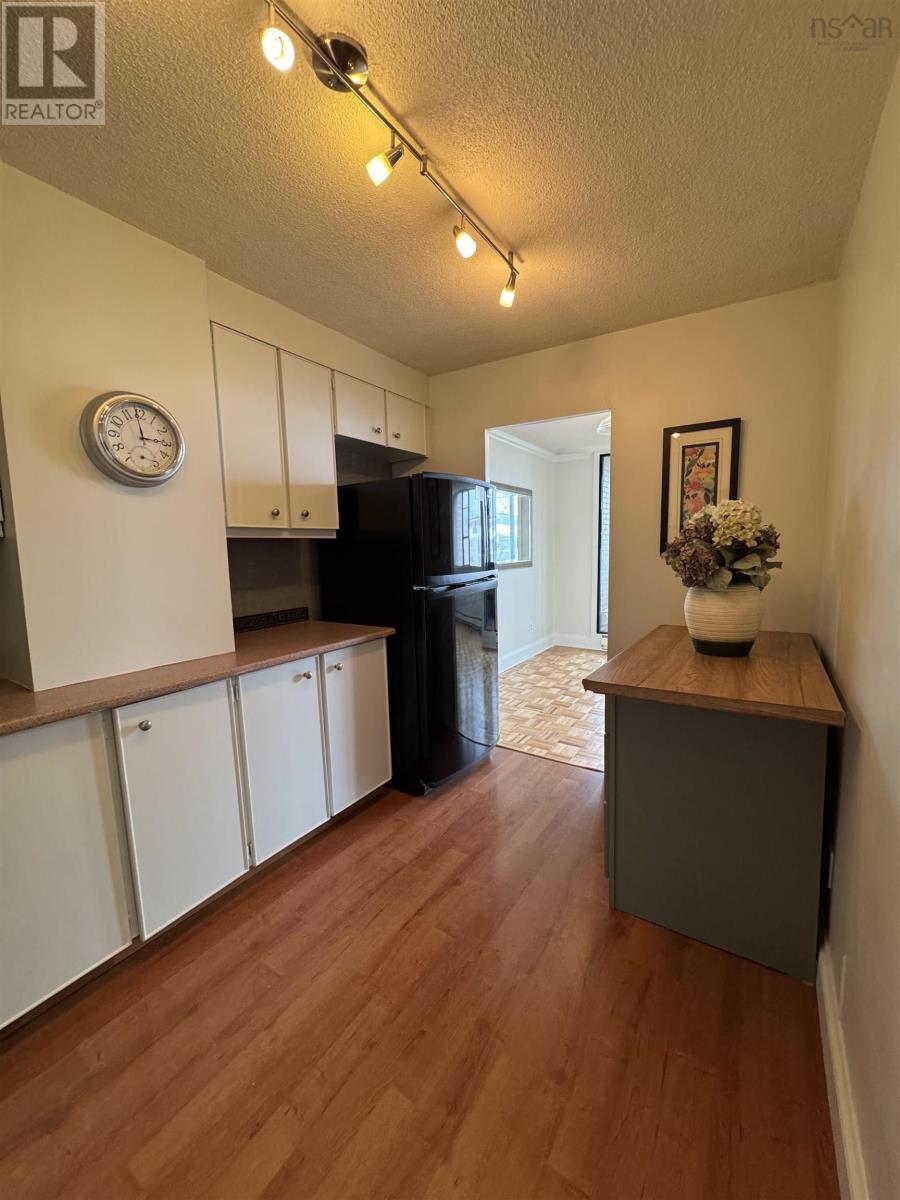 1008 5959 Spring Garden Road Property Photo 5