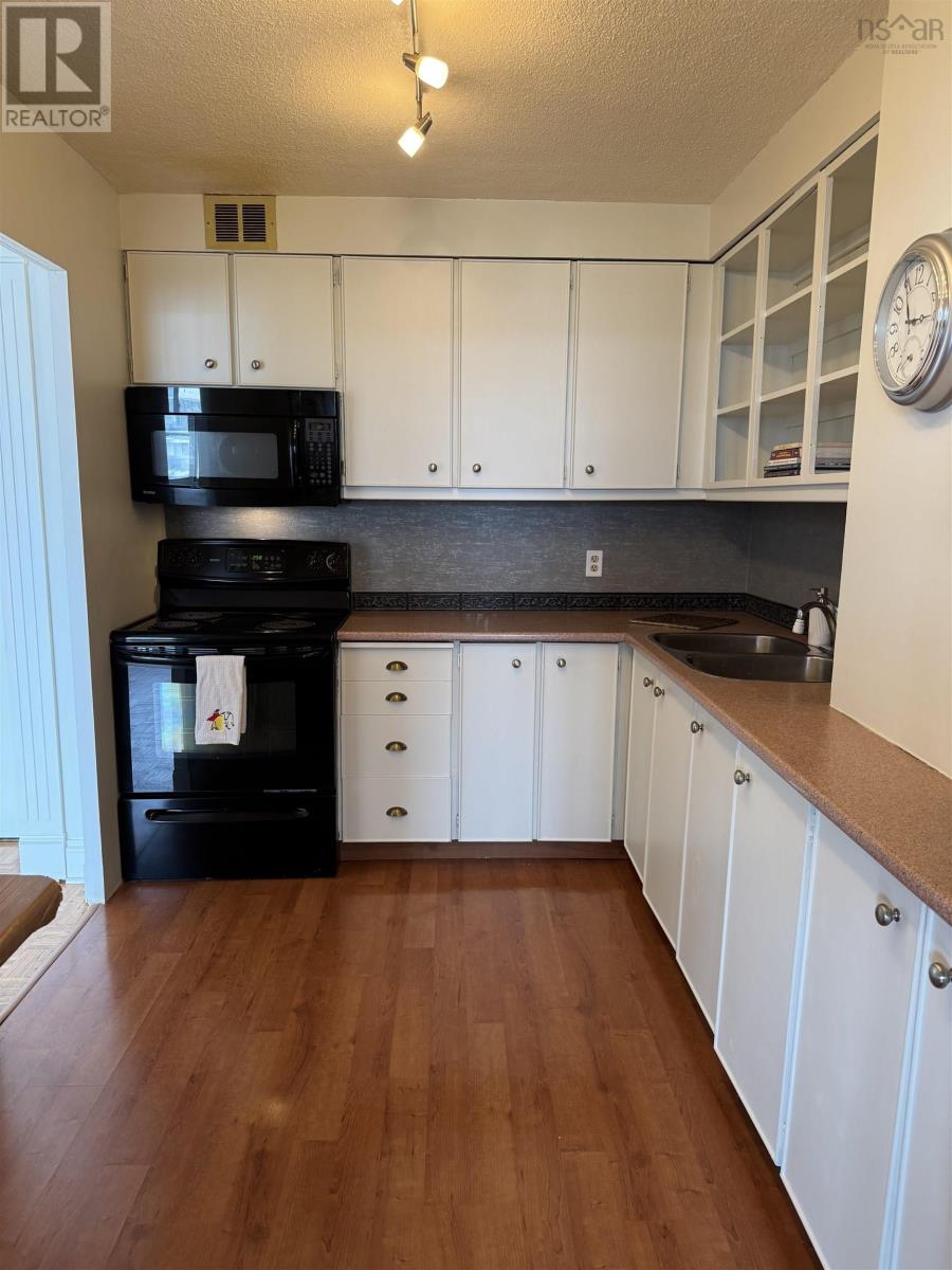 1008 5959 Spring Garden Road Property Photo 6