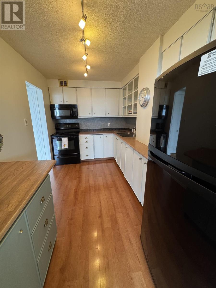 1008 5959 Spring Garden Road Property Photo 7