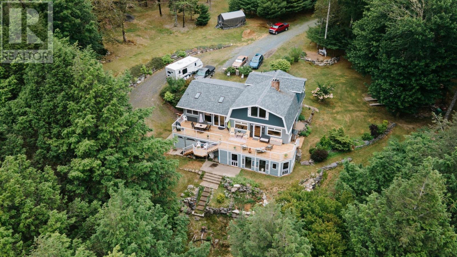 69 Thumb Cap Point Road Property Photo 2