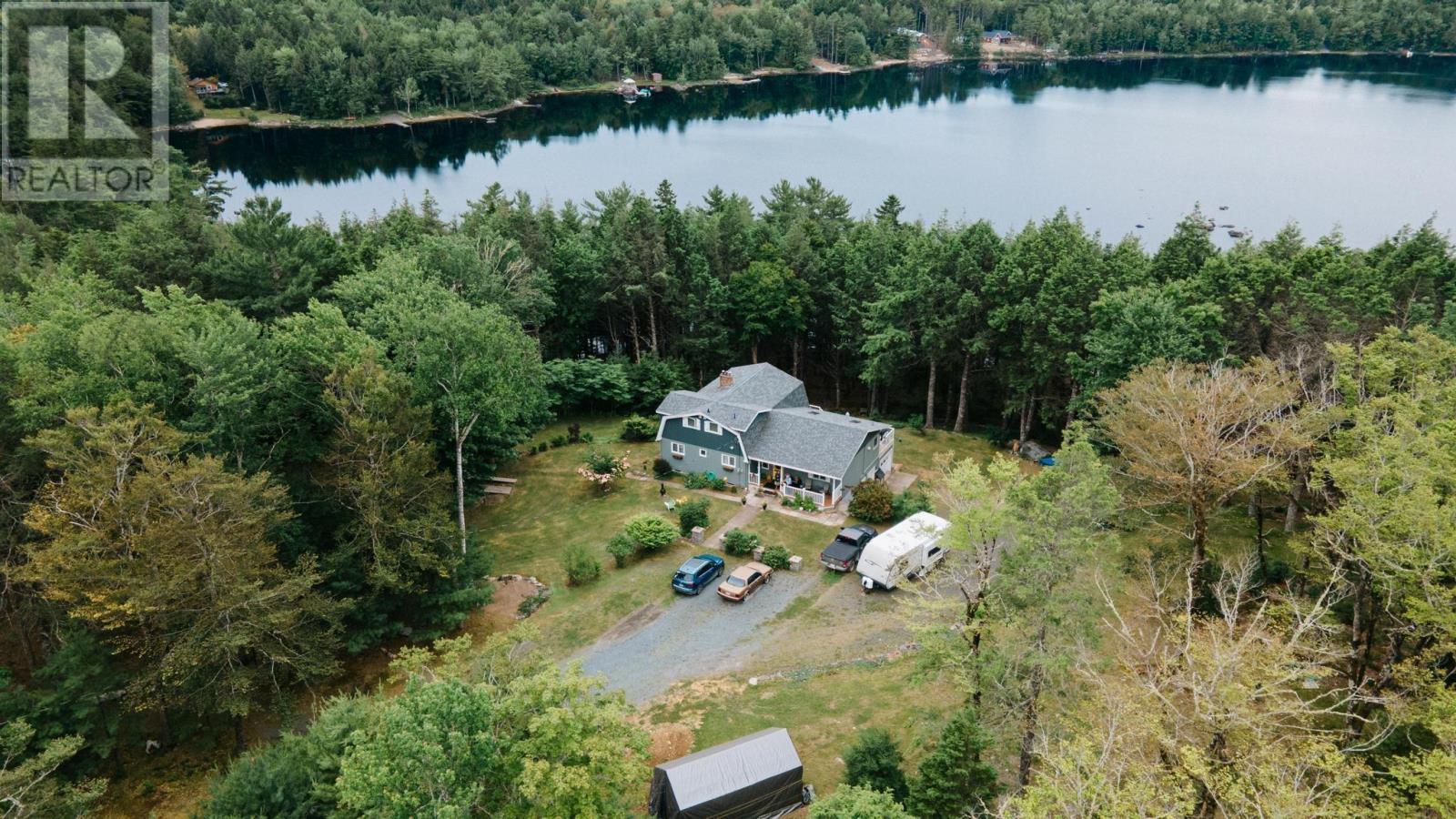 69 Thumb Cap Point Road Property Photo 4