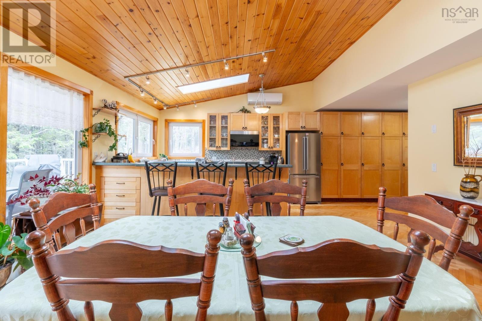 69 Thumb Cap Point Road Property Photo 7