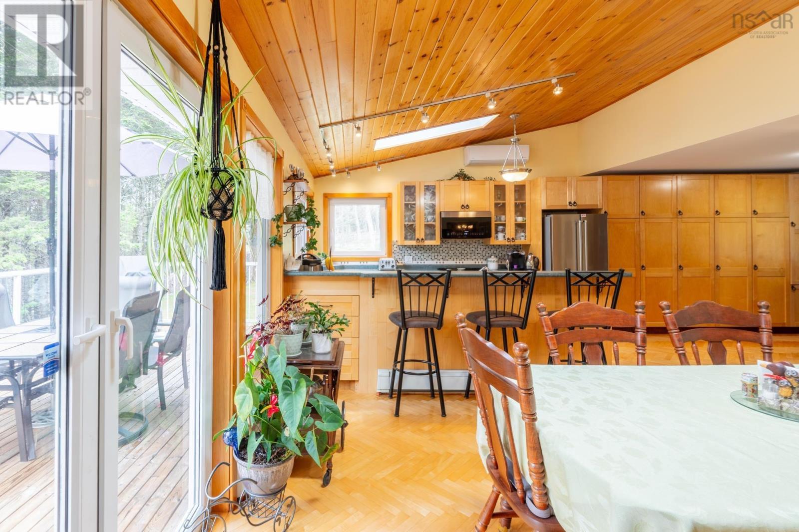 69 Thumb Cap Point Road Property Photo 8