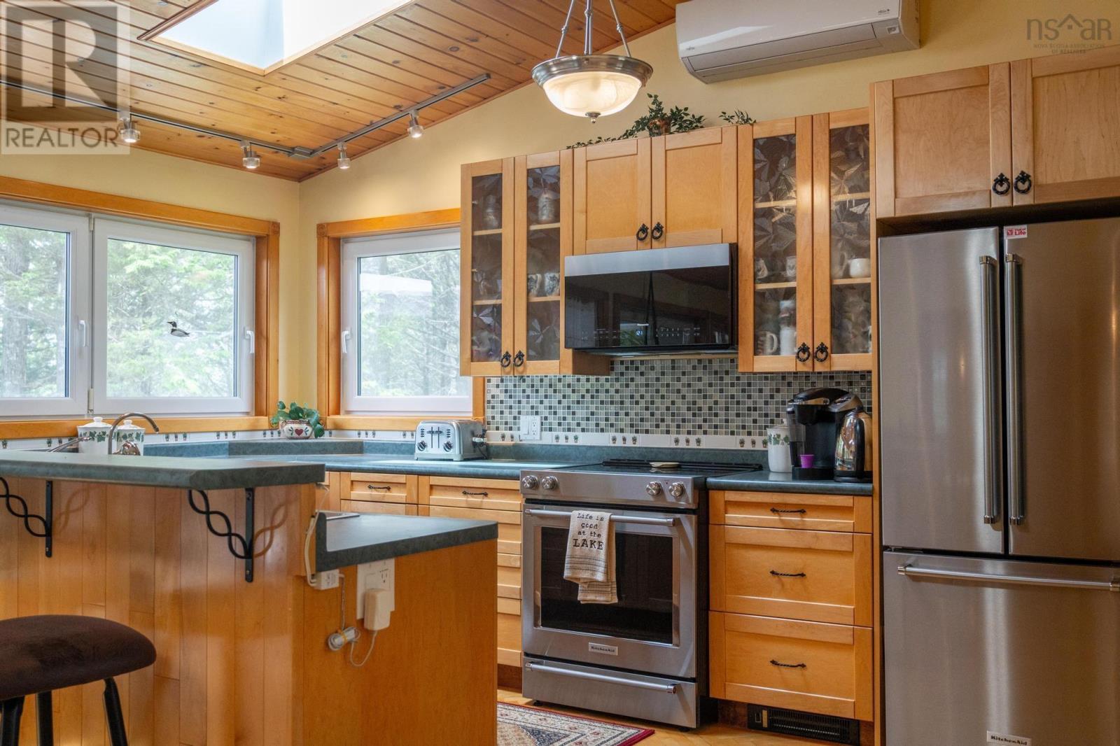 69 Thumb Cap Point Road Property Photo 10
